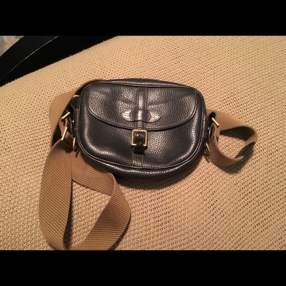 Vintage Dooney and Bourke crossbody bag